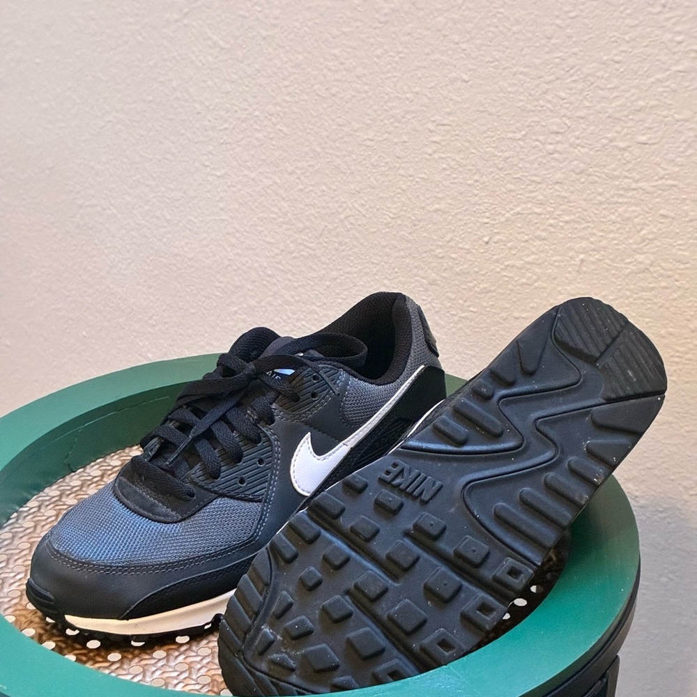 Nike Air Max 90 Sneakers Black and Grey Size 9 Pre-owned CN8490-002 - Picture 3 of 9